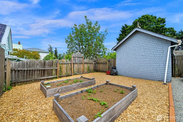905 E Maple Street, Bellingham, WA 98225