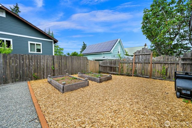 905 E Maple Street, Bellingham, WA 98225