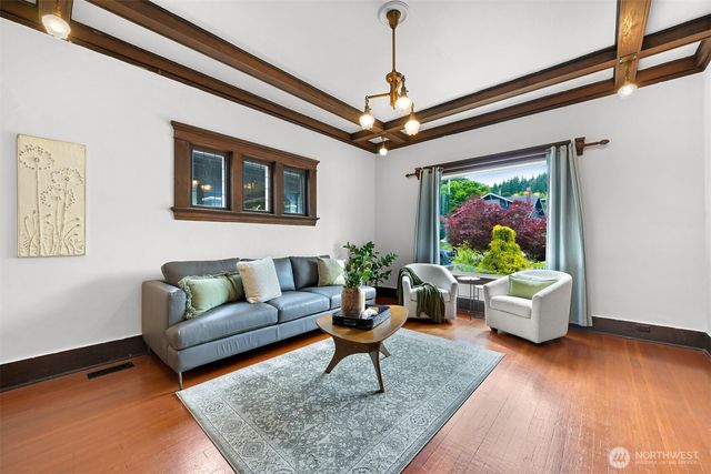 905 E Maple Street, Bellingham, WA 98225