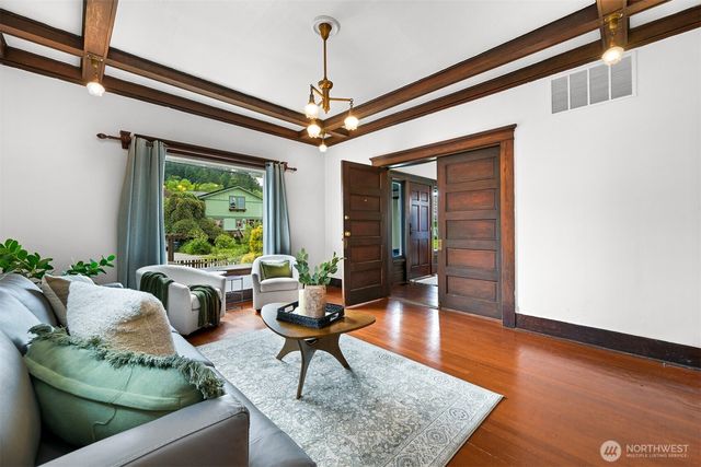 905 E Maple Street, Bellingham, WA 98225