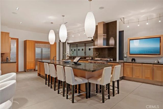 2665 Victoria Drive, Laguna Beach, CA 92651