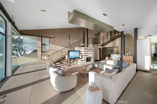 2665 Victoria Drive, Laguna Beach, CA 92651