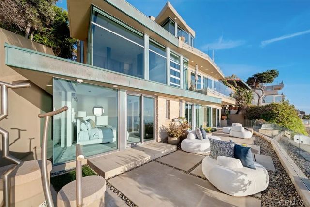 2665 Victoria Drive, Laguna Beach, CA 92651
