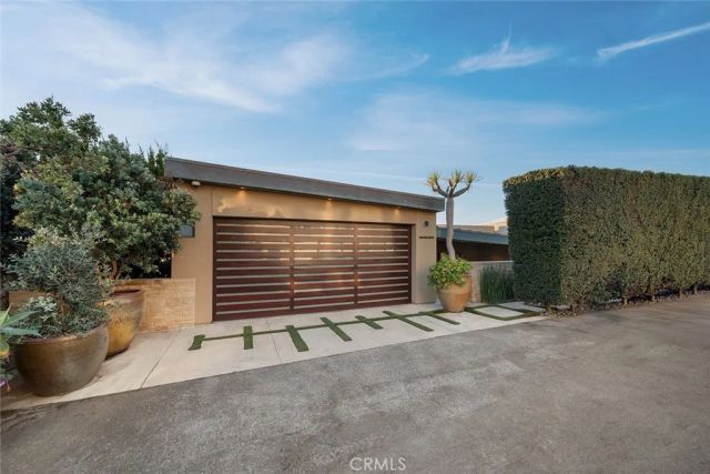 2665 Victoria Drive, Laguna Beach, CA 92651