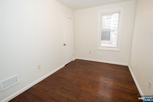 120 7th Street, Newark, NJ 07107