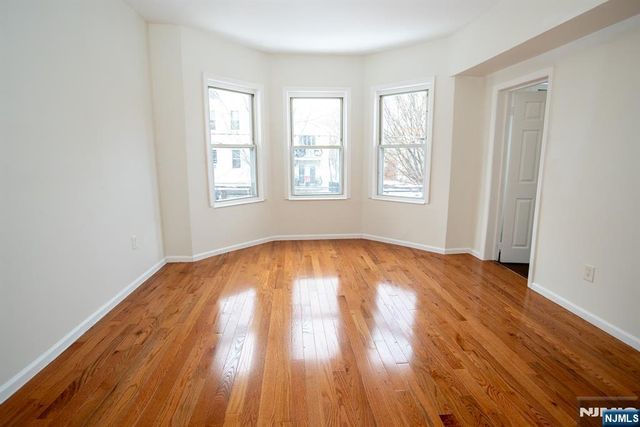 120 7th Street, Newark, NJ 07107