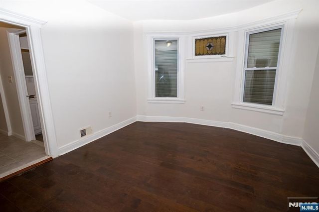 120 7th Street, Newark, NJ 07107