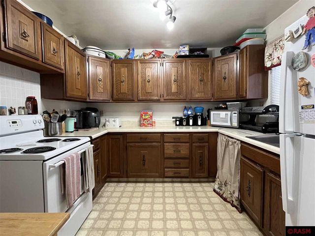 1014 N 8th Avenue, St. James, MN 56081