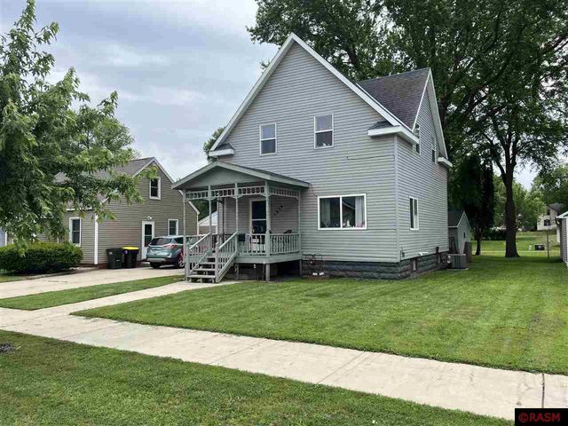 1014 N 8th Avenue, St. James, MN 56081