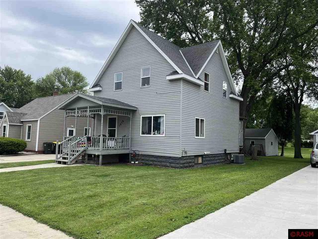 1014 N 8th Avenue, St. James, MN 56081