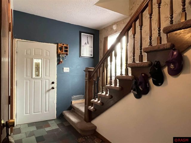 1014 N 8th Avenue, St. James, MN 56081
