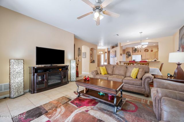 1205 N Chilson Court, Green Valley, AZ 85614