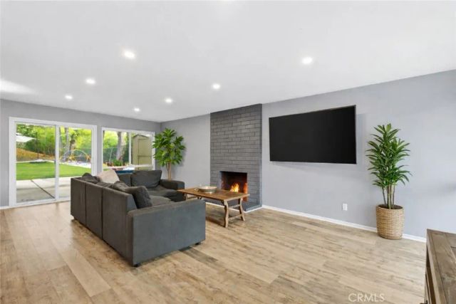 5500 Blanco Avenue, Woodland Hills, CA 91367
