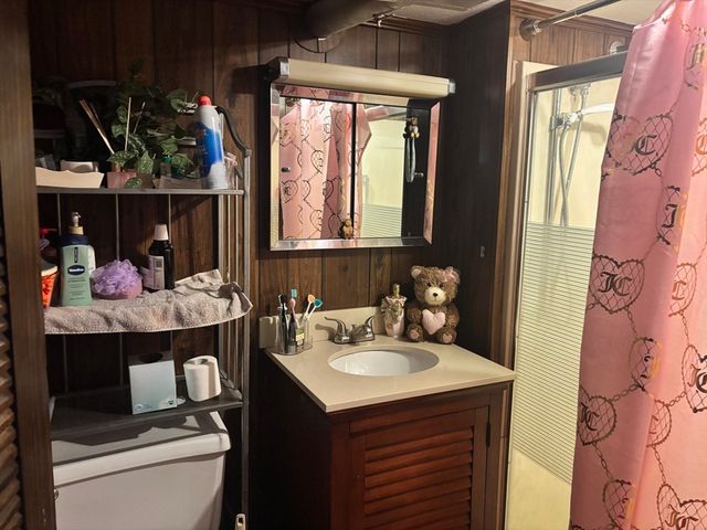 401 Whitlow St, New Bedford, MA 02746