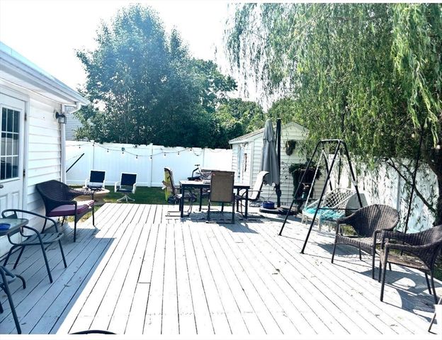401 Whitlow St, New Bedford, MA 02746