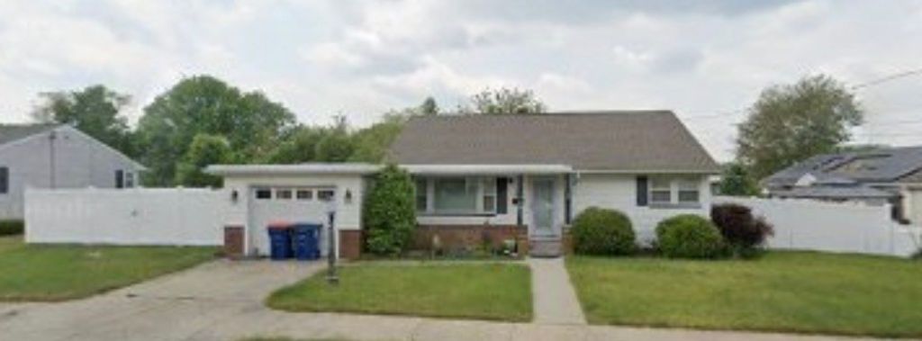 401 Whitlow St, New Bedford, MA 02746