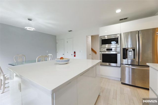 215 Beech Court T046, Norwood, NJ 07648