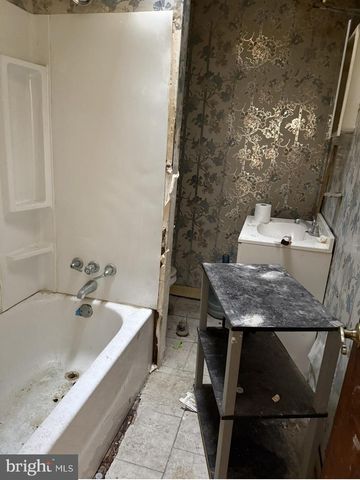 5424 SPRUCE ST, Philadelphia, PA 19139