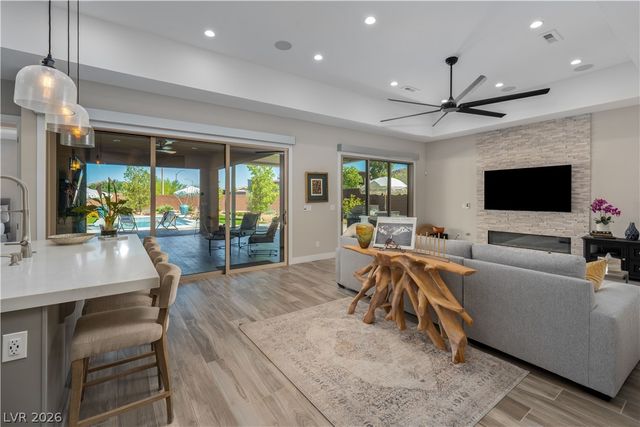 6720 IRON SQUARE Street, Las Vegas, NV 89148