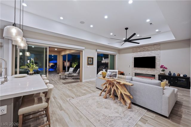 6720 IRON SQUARE Street, Las Vegas, NV 89148