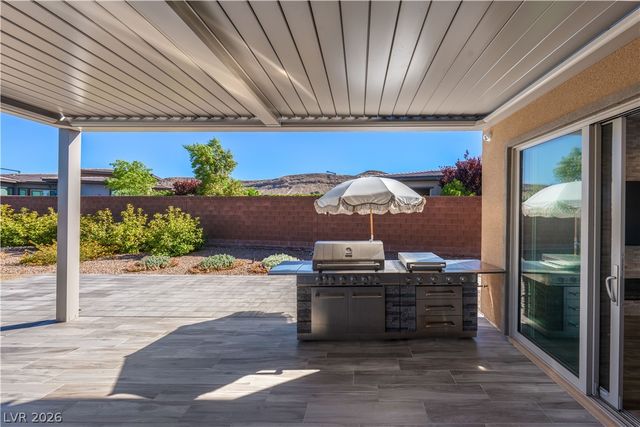 6720 IRON SQUARE Street, Las Vegas, NV 89148