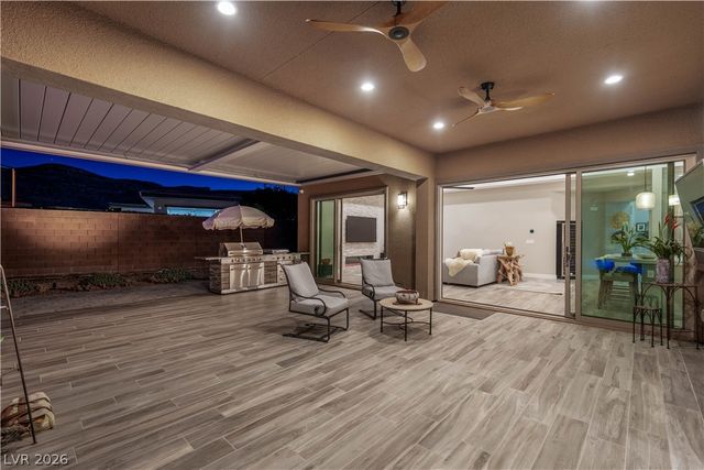 6720 IRON SQUARE Street, Las Vegas, NV 89148
