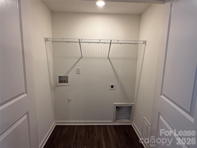 2021 Oakdale Road M, Charlotte, NC 28216