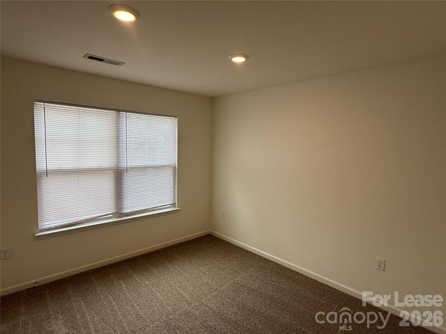 2021 Oakdale Road M, Charlotte, NC 28216