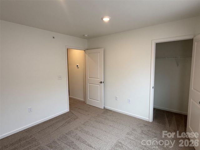 2021 Oakdale Road M, Charlotte, NC 28216