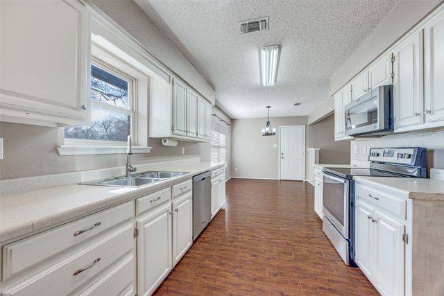 301 Pecan Street, Tom Bean, TX 75489