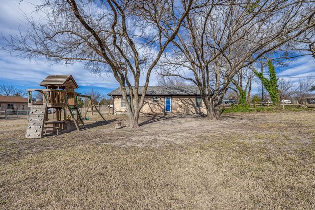 301 Pecan Street, Tom Bean, TX 75489