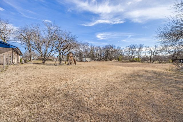 301 Pecan Street, Tom Bean, TX 75489