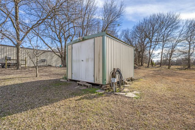 301 Pecan Street, Tom Bean, TX 75489