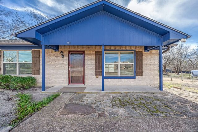 301 Pecan Street, Tom Bean, TX 75489