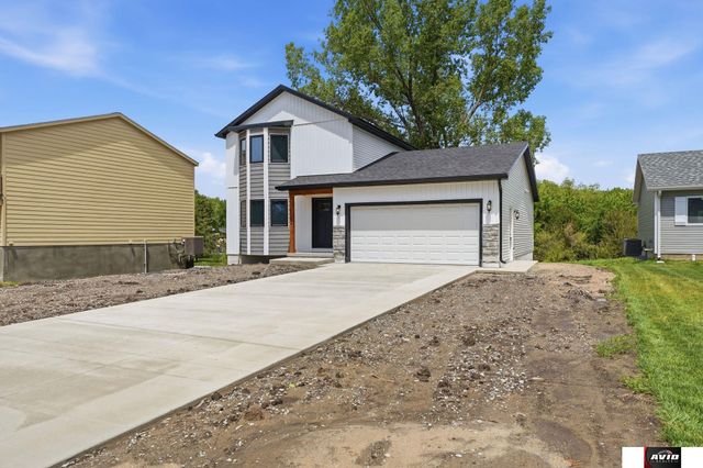 122 W 1st Street, Valparaiso, NE 68065