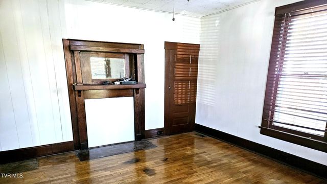 1206 East Myrtle Avenue, Johnson City, TN 37601