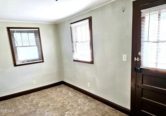 1206 East Myrtle Avenue, Johnson City, TN 37601