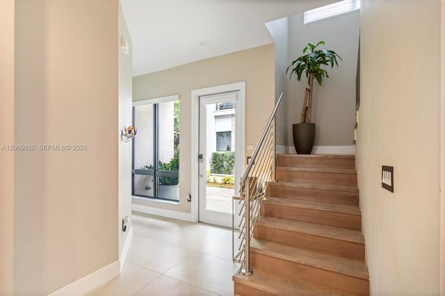 8249 NW 46th St, Doral, FL 33166