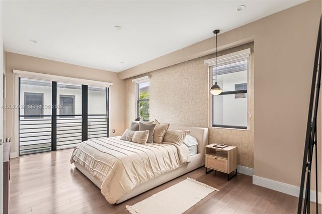 8249 NW 46th St, Doral, FL 33166