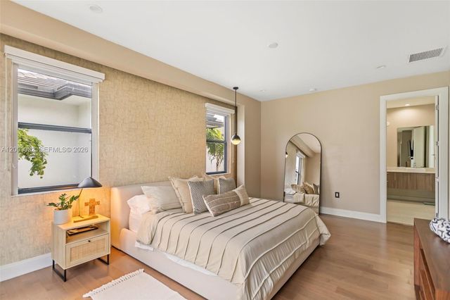 8249 NW 46th St, Doral, FL 33166