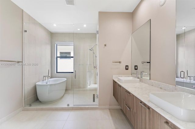 8249 NW 46th St, Doral, FL 33166