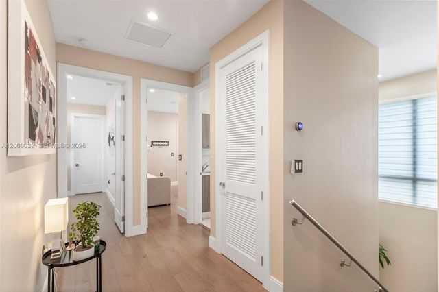 8249 NW 46th St, Doral, FL 33166