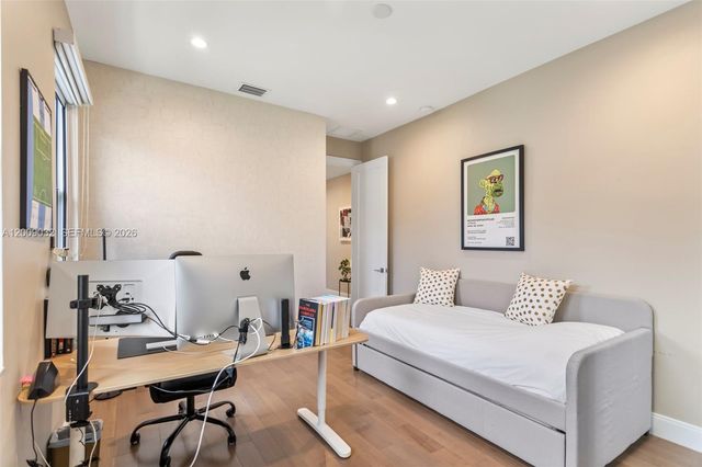 8249 NW 46th St, Doral, FL 33166