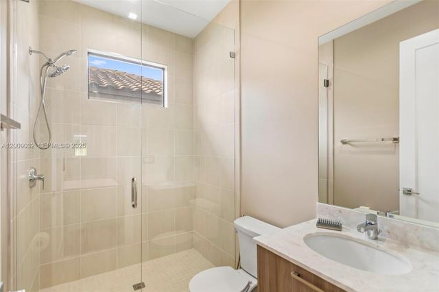 8249 NW 46th St, Doral, FL 33166