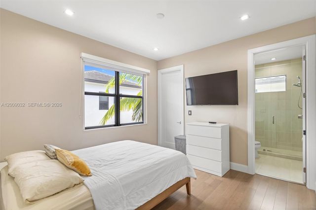 8249 NW 46th St, Doral, FL 33166