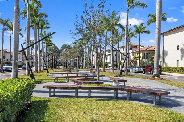 8249 NW 46th St, Doral, FL 33166