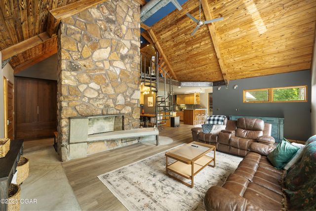 17058 Mable Lane, Neosho, MO 64850