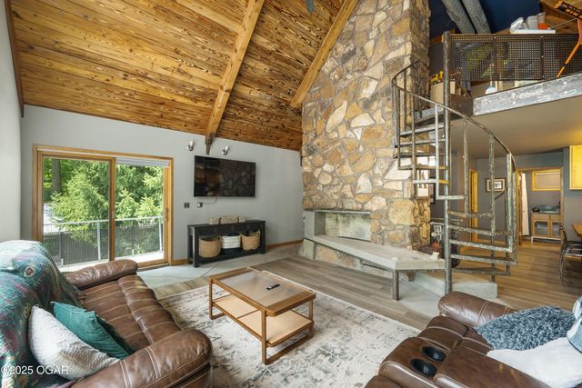 17058 Mable Lane, Neosho, MO 64850