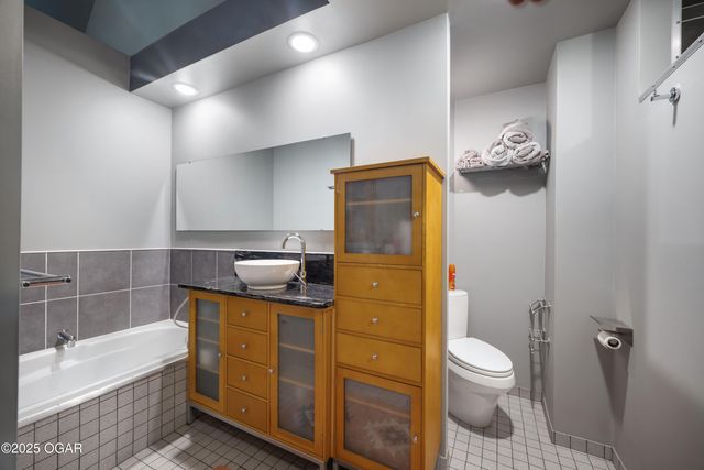 17058 Mable Lane, Neosho, MO 64850