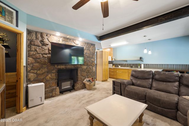 17058 Mable Lane, Neosho, MO 64850